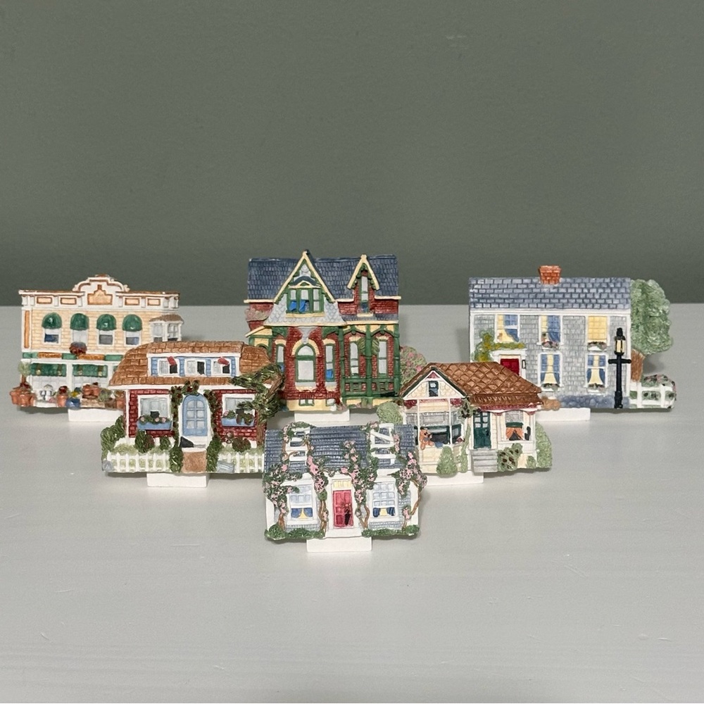 Brian Baker’s Deja Vu Collection Miniature Houses Village Set